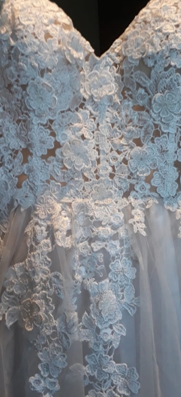 Wedding Dress - Picture 3 of 7